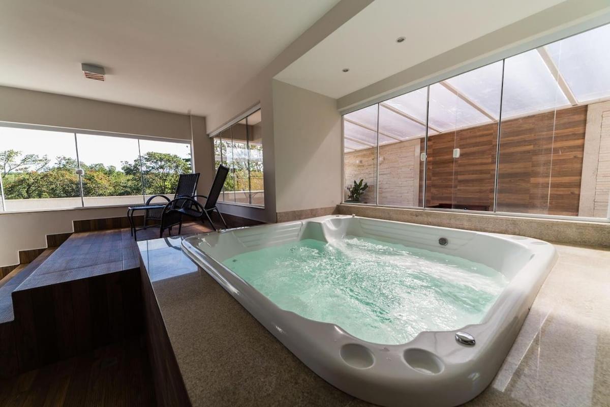 Serra Madre com Linda Vista e Jacuzzi Rio Quente Exterior foto